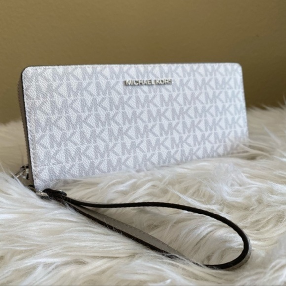 New Michael Kors jet set travel large continental wallet - Picture 2 of 10